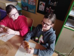 31_peceni_35__slany_zavin