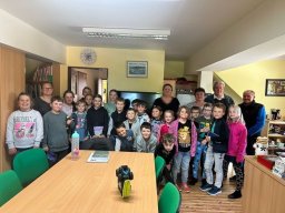 03_s_pametniky_v_knihovne