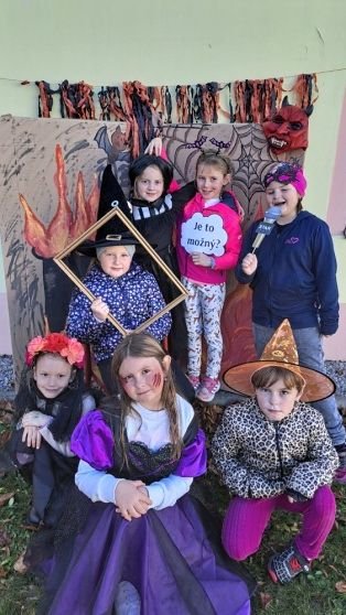 01__halloweenska_party_v_sd
