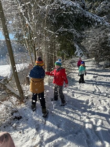 01_materinka_zamyka_les