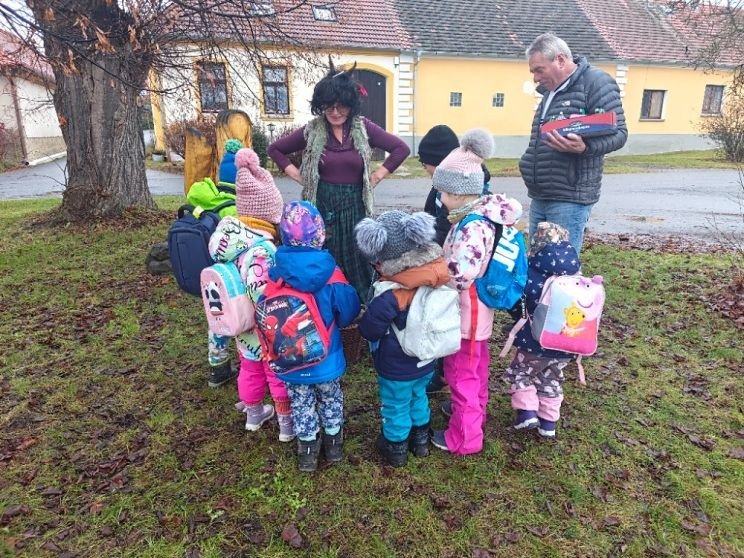 10_pohadkova_kovarna