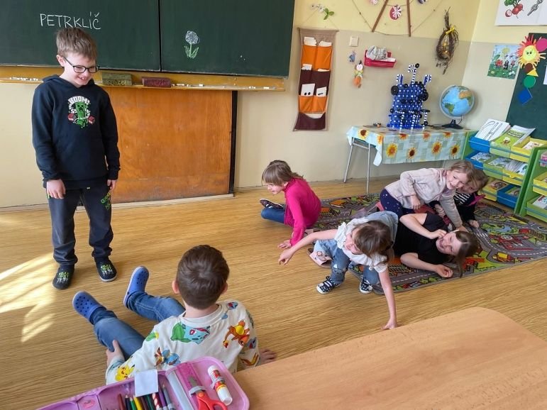 22__skola_hrou