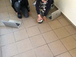 Roboti v akci: Páťáci soutěžili v programování