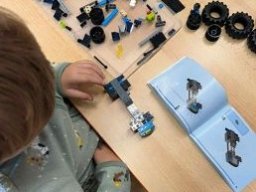 03___krouzek_lego