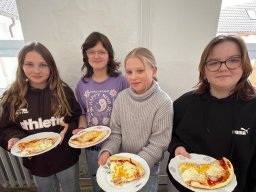05_sedmaci_vari__tentokrat_je_na_poradu_pizza