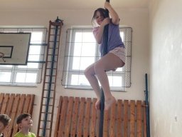 12__skola_hrou