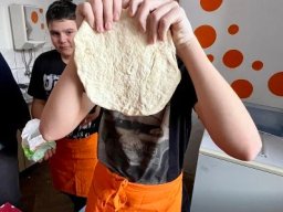 16_sedmaci_vari__tentokrat_je_na_poradu_pizza